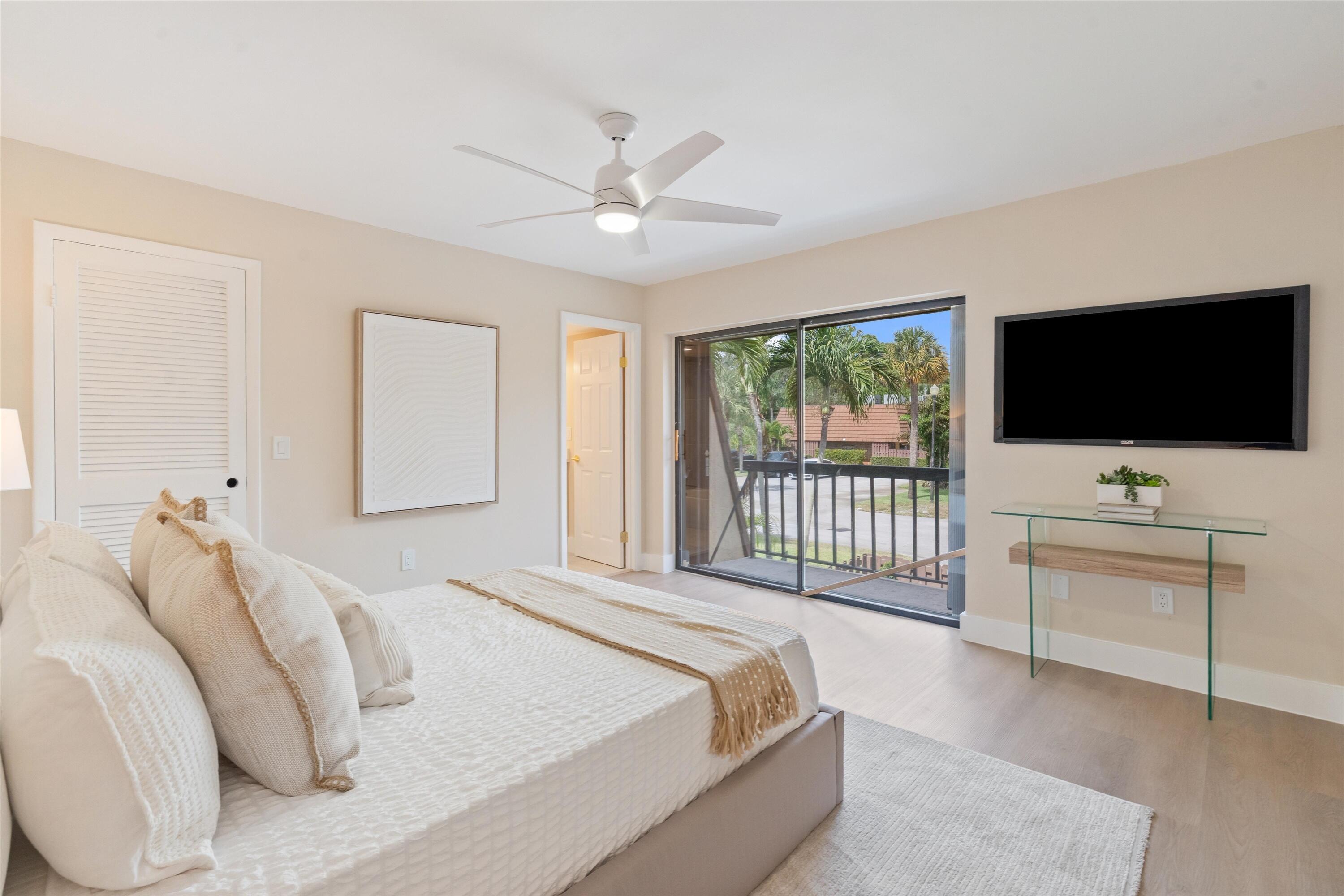 825 Center Street, Unit 49D Jupiter, FL 33458 - Photo 16 of 23 22-825 Center Street #49D Jupiter FL -11