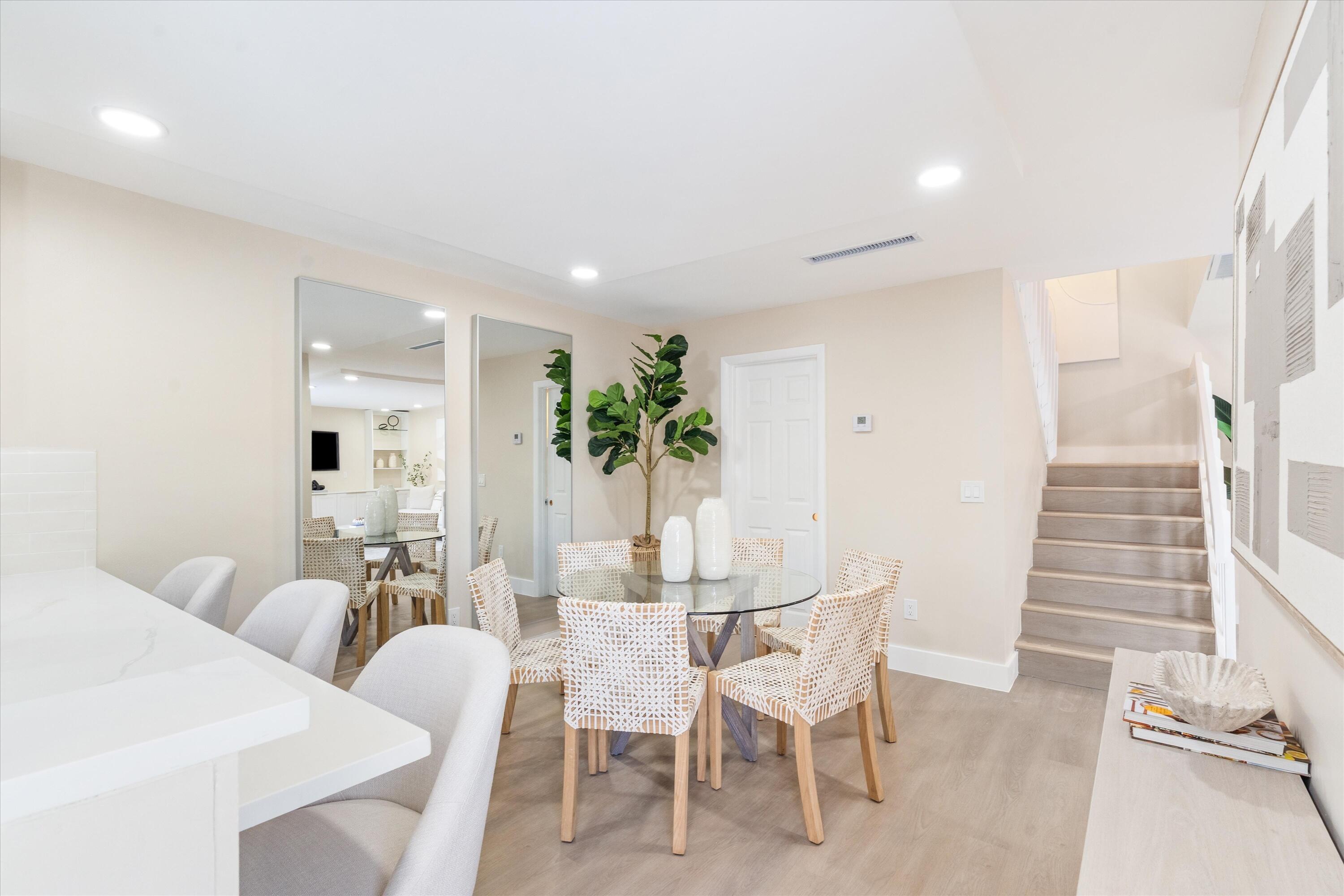 825 Center Street, Unit 49D Jupiter, FL 33458 - Photo 8 of 23 12-825 Center Street #49D Jupiter FL -10
