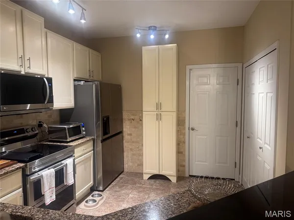 $389,900 | 2073 Hawks Landing Drive, Unit C, Lake St. Louis, MO 63367
