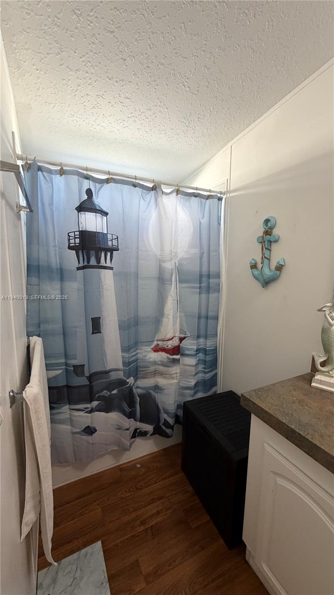 25345 Southwest 129th Place Homestead, FL 33032 - Photo 20 of 35 a room with a couch and a table