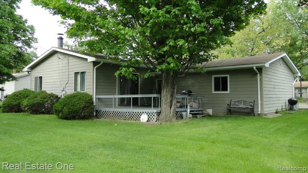 3735 Ellisia Road Commerce Township, MI 48382 - Photo 11 of 14 Back of house and yard
