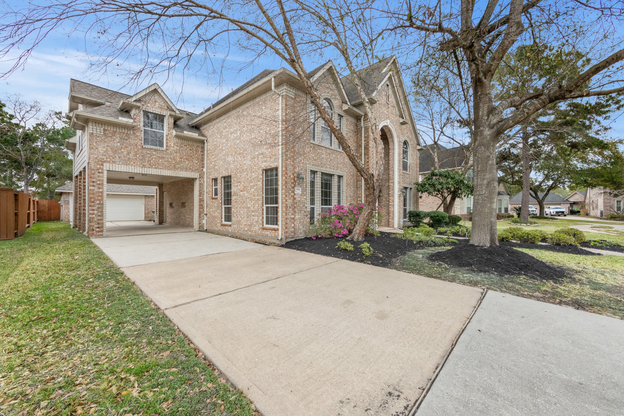 9510 Ashdown Forest Drive Spring, TX 77379 - Photo 2 of 50 front view of a house with a yard