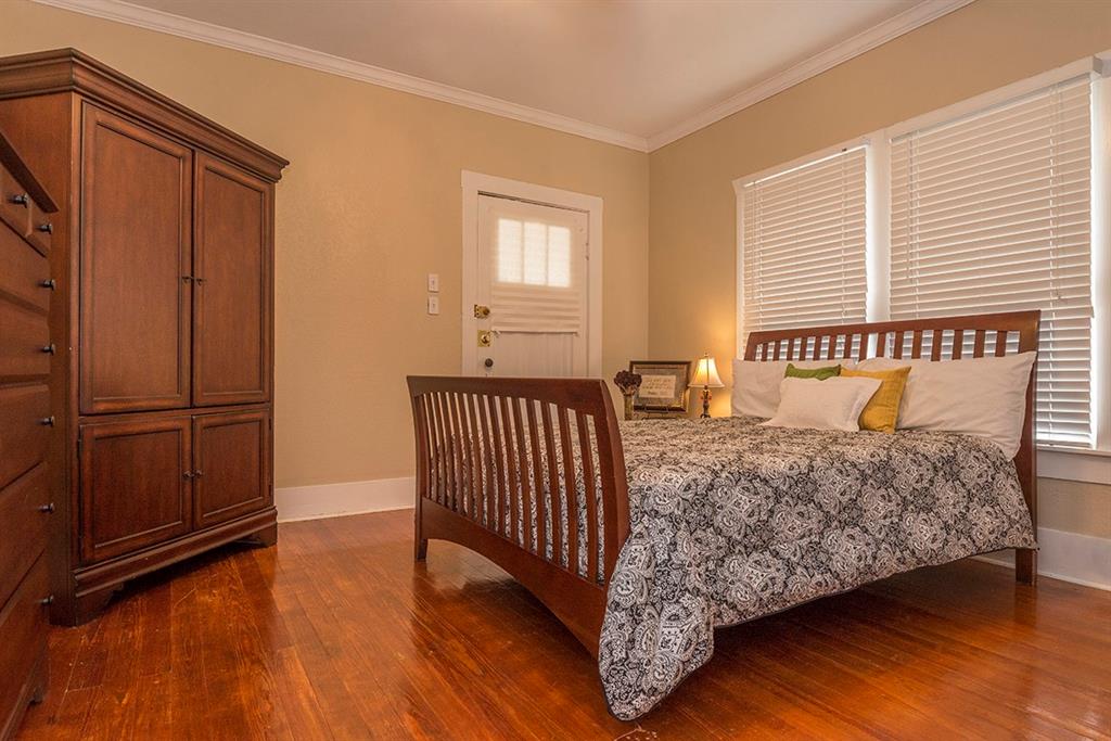 2241 West Rosedale Street South Fort Worth, TX 76110 - Photo 11 of 16