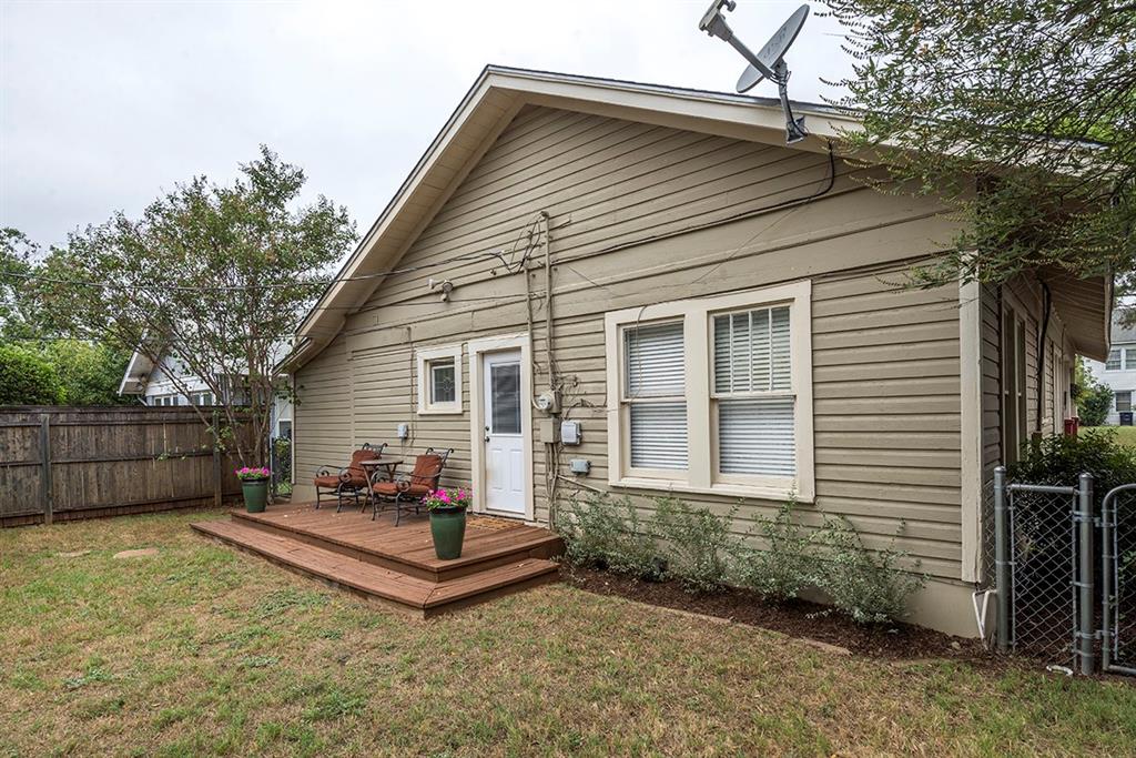 2241 West Rosedale Street South Fort Worth, TX 76110 - Photo 16 of 16