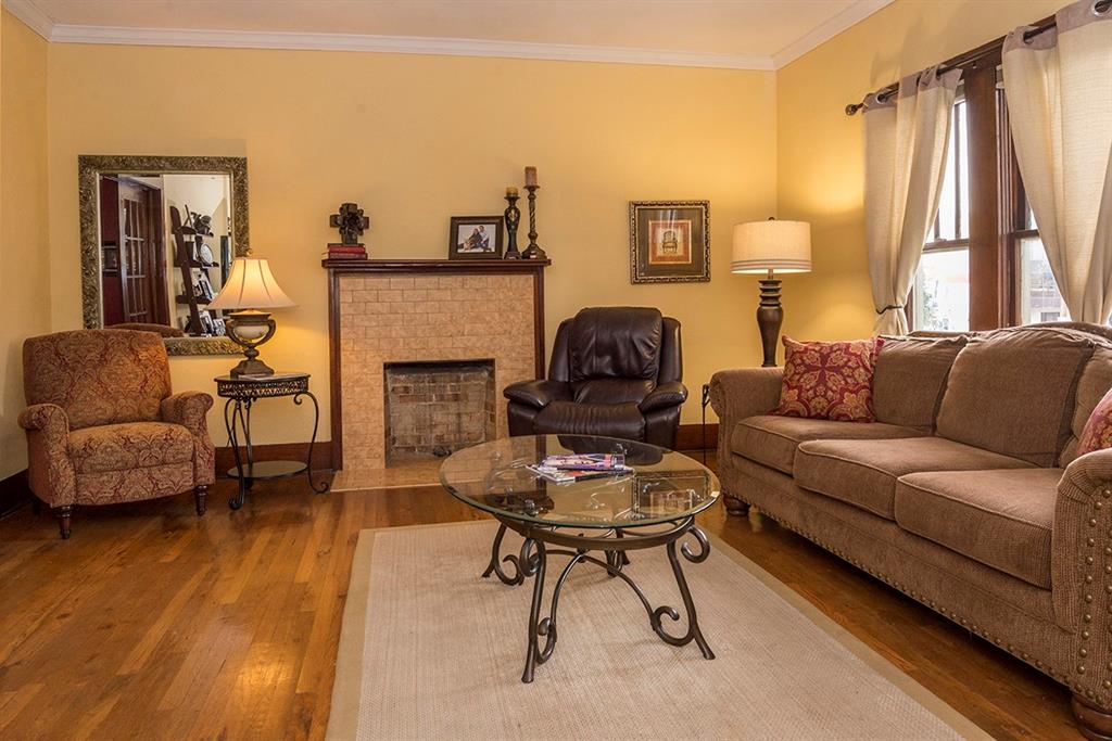 2241 West Rosedale Street South Fort Worth, TX 76110 - Photo 4 of 16