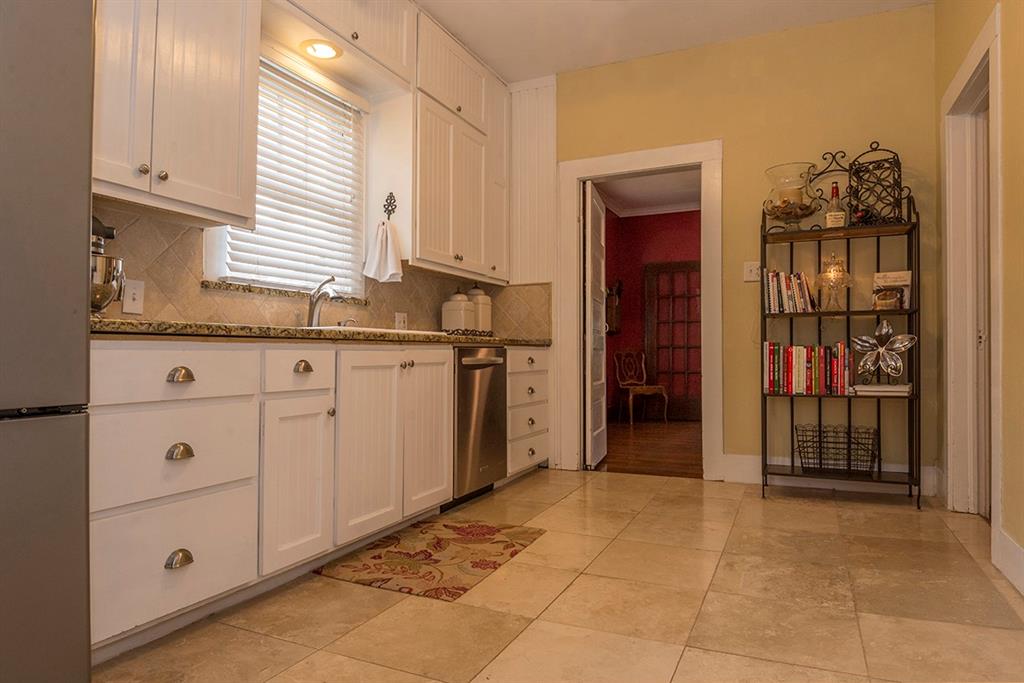 2241 West Rosedale Street South Fort Worth, TX 76110 - Photo 7 of 16