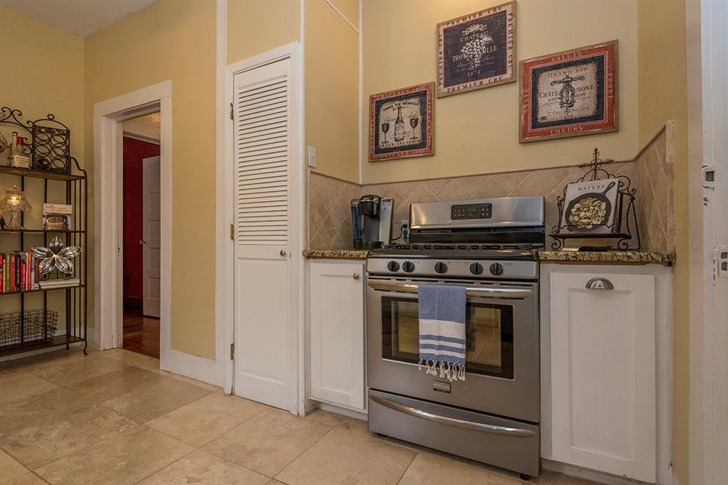2241 West Rosedale Street South Fort Worth, TX 76110 - Photo 8 of 16
