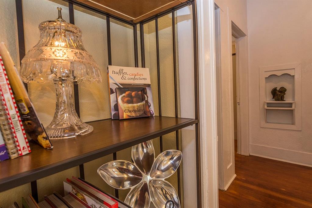 2241 West Rosedale Street South Fort Worth, TX 76110 - Photo 9 of 16