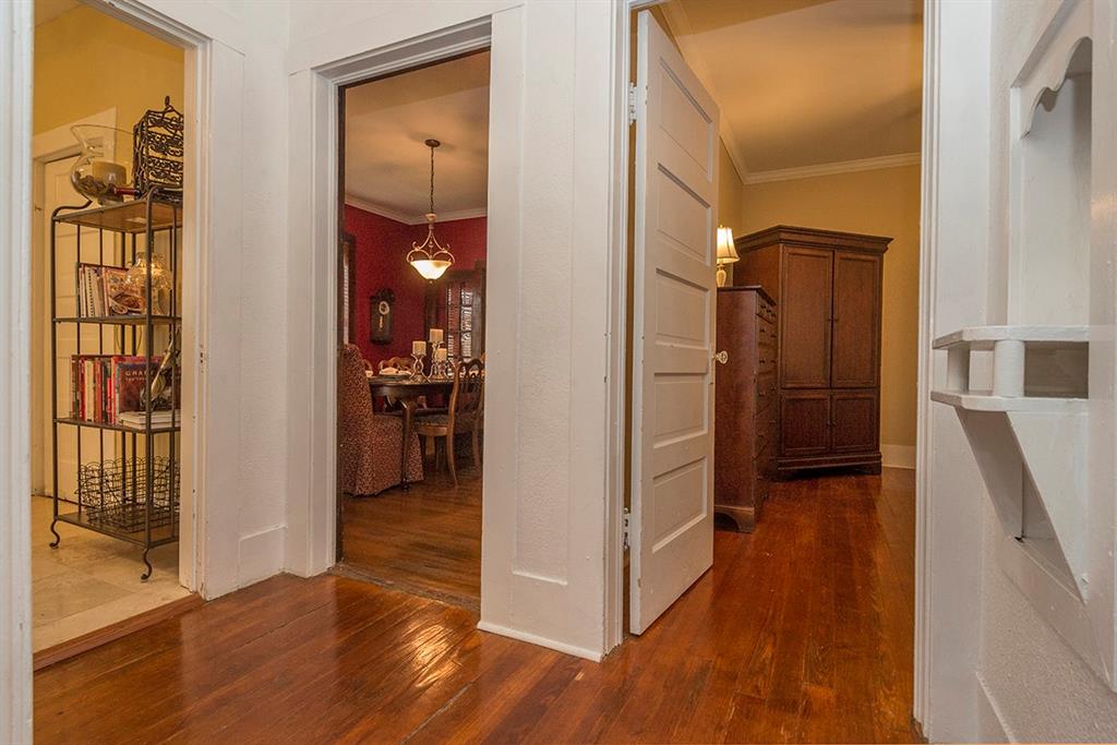 2241 West Rosedale Street South Fort Worth, TX 76110 - Photo 10 of 16