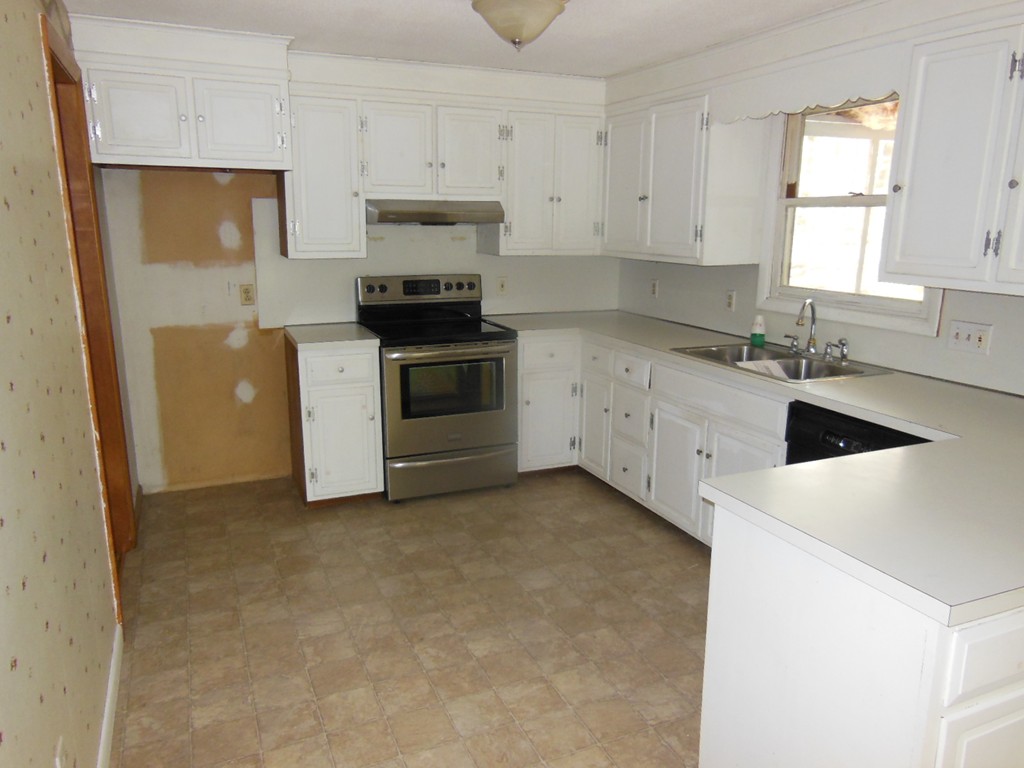 1167 General Knox Road Russell, MA 01071 - Photo 8 of 13 Gallery Image 8