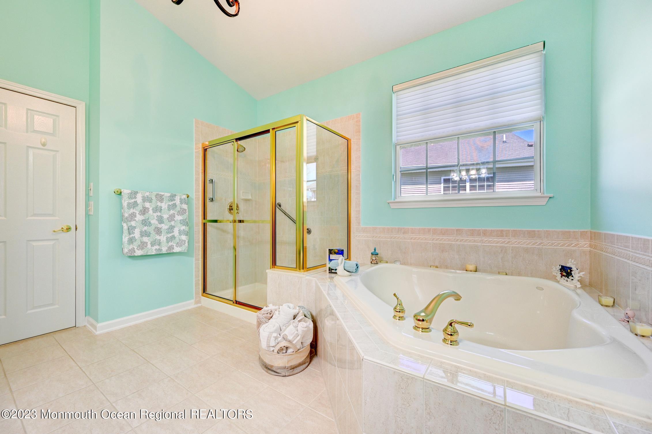 9 Balmoral Drive Jackson, NJ 08527 - Photo 30 of 61 Master Bath