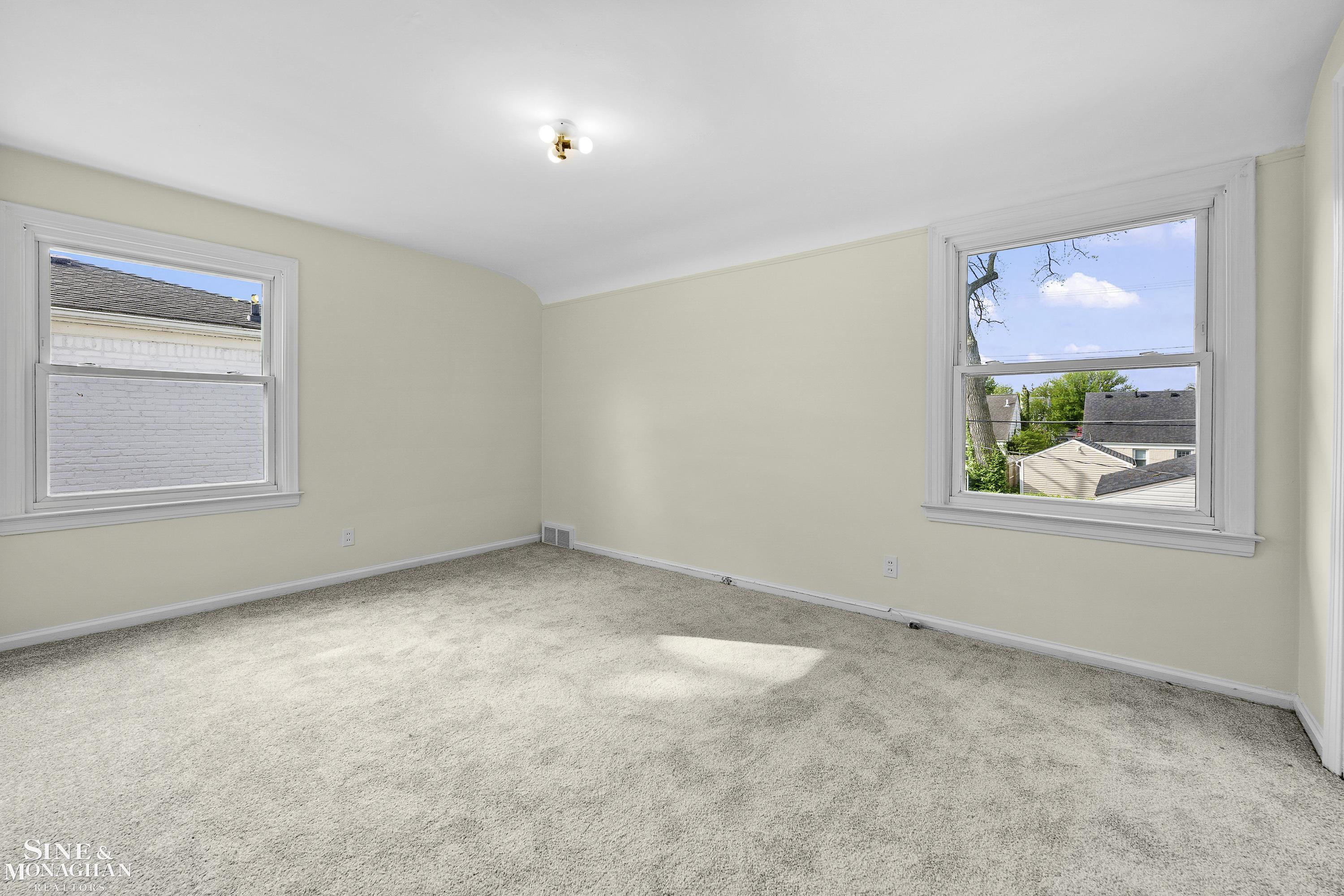 419 Moross Road Grosse Pointe, MI 48236 - Photo 21 of 32 50174868-433a8b79-21c2-43bf-a101-bb5d6e298226.JPG