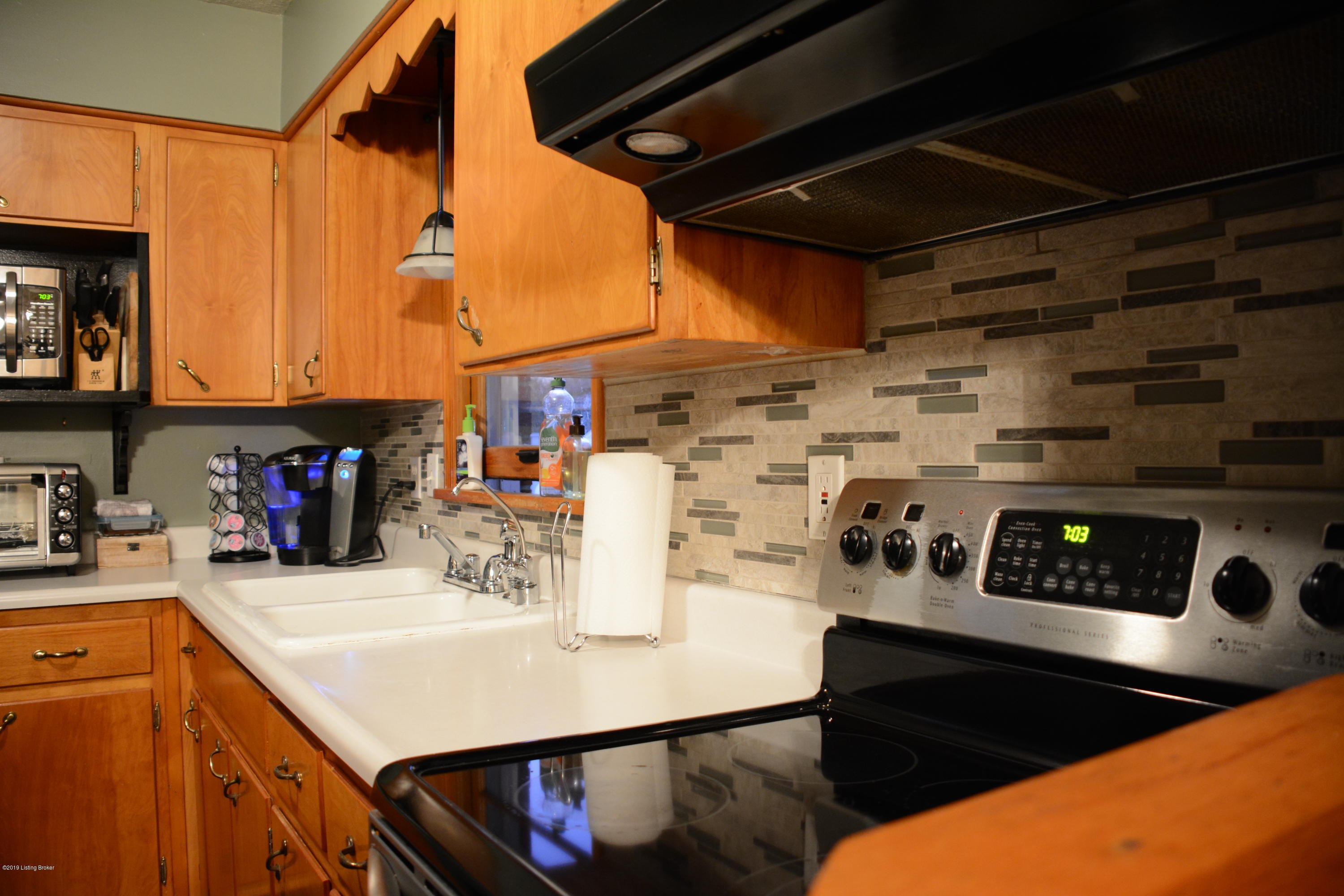 1037 Clayborne Road Louisville, KY 40214 - Photo 10 of 32 Kitchen detail