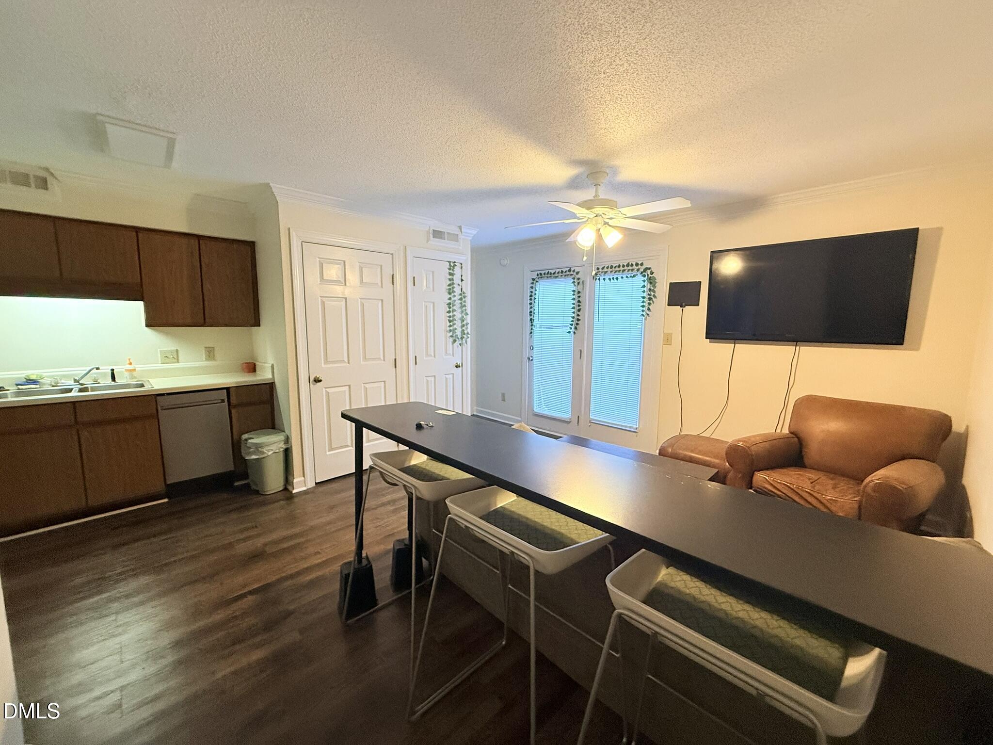 3537 Ivy Commons Drive, Unit 101 Raleigh, NC 27606 - Photo 5 of 14 IMG_3556