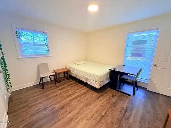 $950 | 3537 Ivy Commons Drive, Unit 101, Raleigh, NC 27606