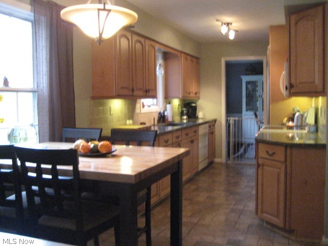 11370 Butternut Road Chardon, OH 44024 - Photo 3 of 22