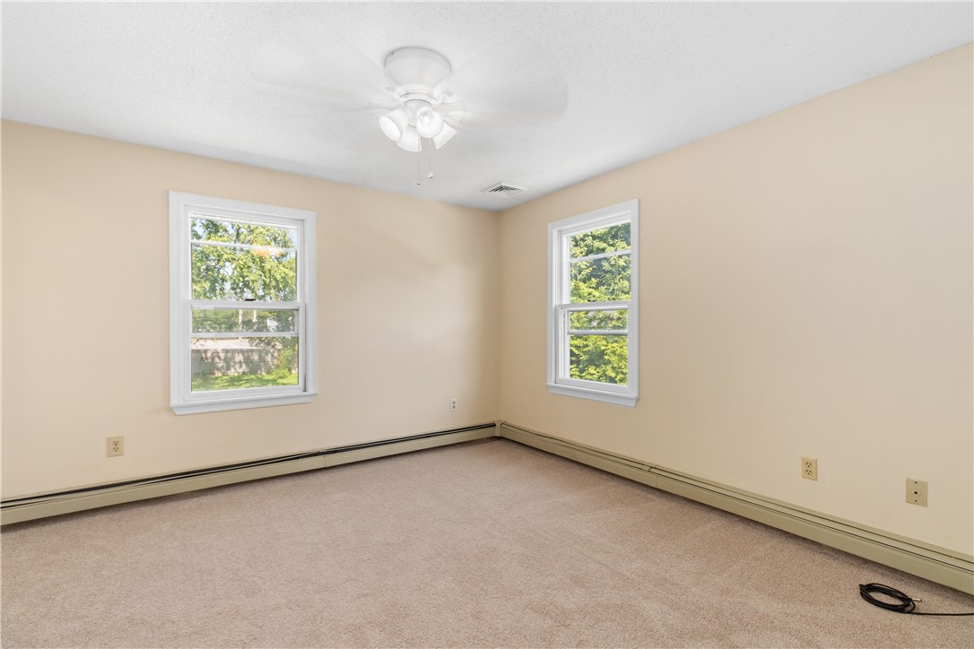 94 Ridgewood Road Middletown, RI 02842 - Photo 12 of 31