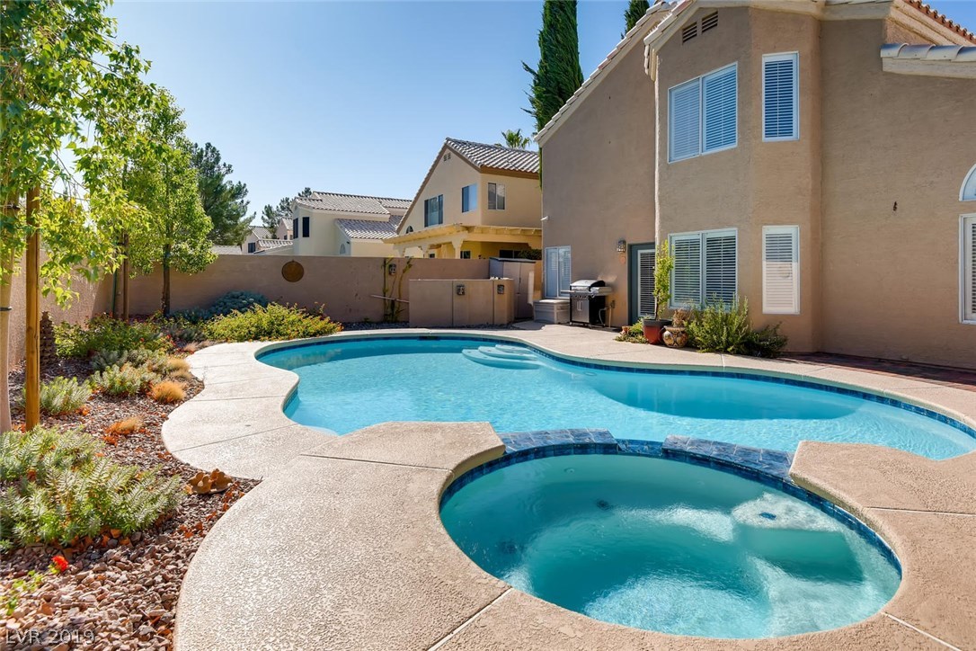 2104 Loggerhead Road Las Vegas, NV 89117 - Photo 3 of 28