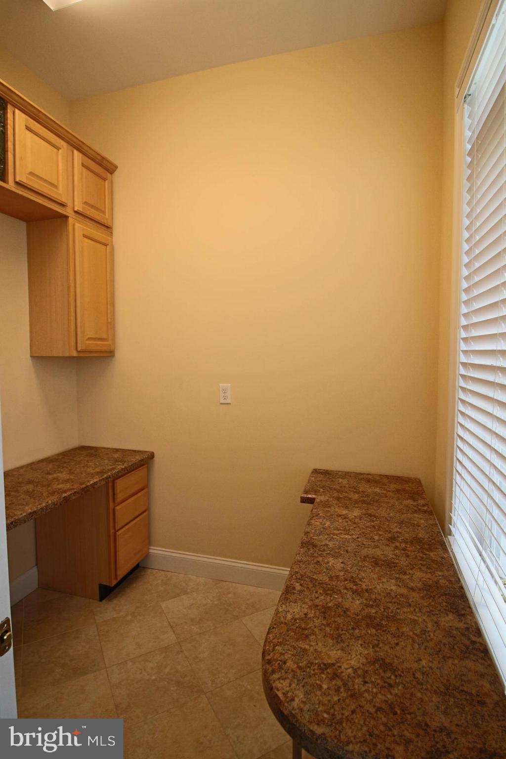 7410 Flint Hill Road Owings, MD 20736 - Photo 21 of 56 Small computer room main level