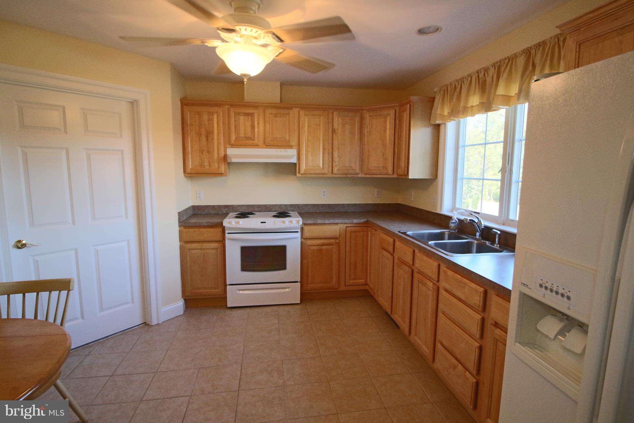7410 Flint Hill Road Owings, MD 20736 - Photo 36 of 56 Apartment kitchen