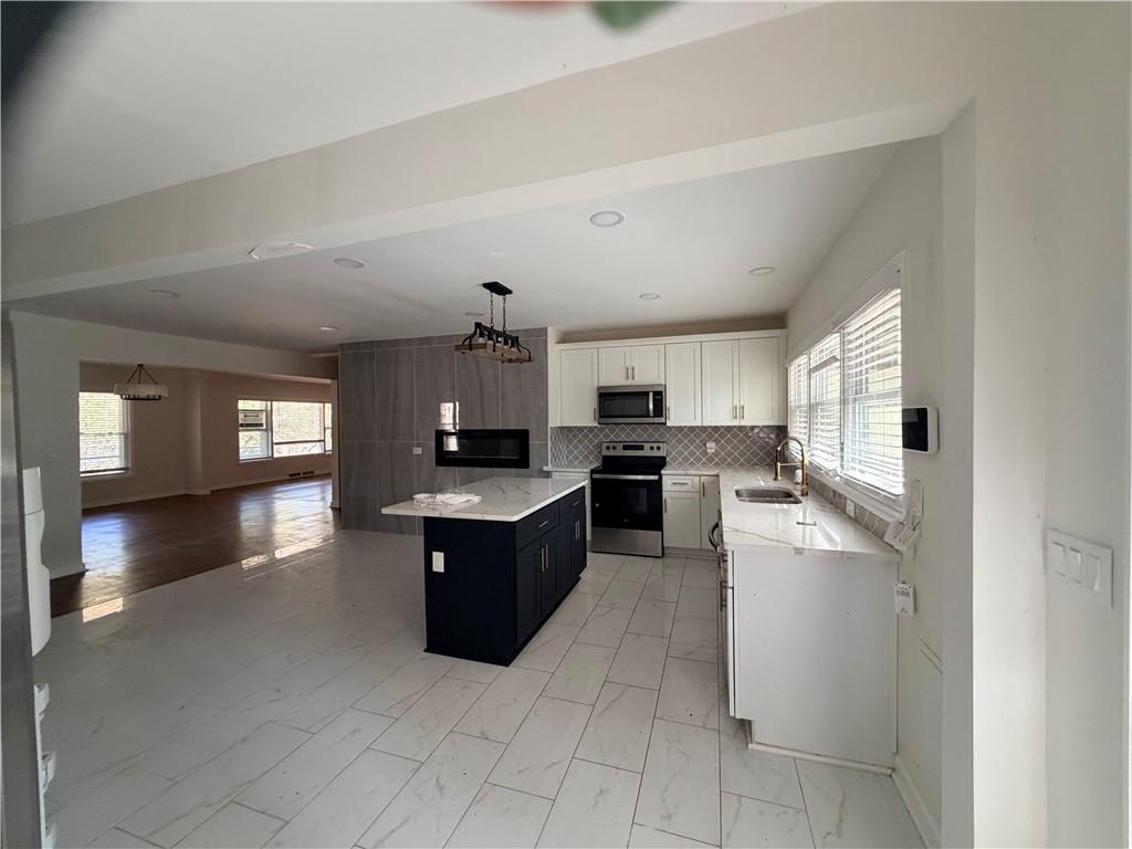 2340 Highview Road Southwest Atlanta, GA 30311 - Photo 9 of 40