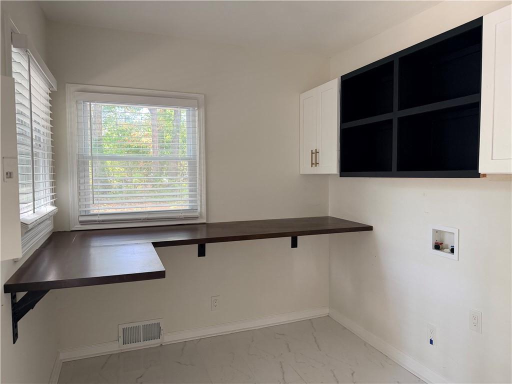 2340 Highview Road Southwest Atlanta, GA 30311 - Photo 10 of 40