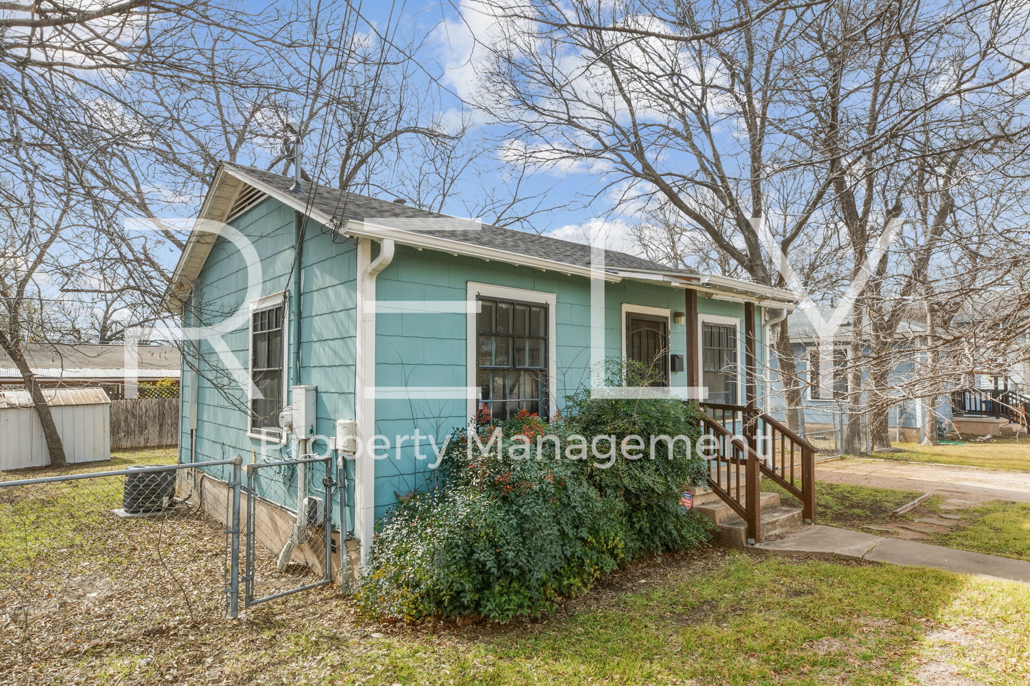 933 East 56th 1/2 Street Austin, TX 78751 - Photo 6 of 37 a view of a house with a yard