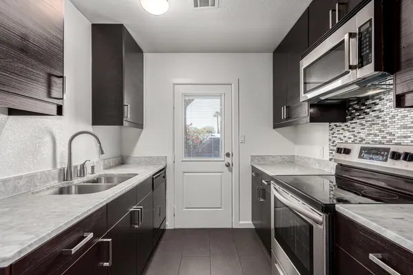 $1,095 | 3034 North 35th Street, Unit 3, Phoenix, AZ 85018