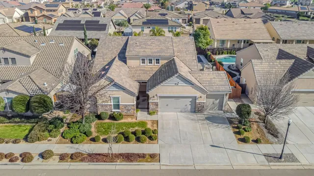 $930,000 | 1345 North Kaweah Avenue, Clovis, CA 93619