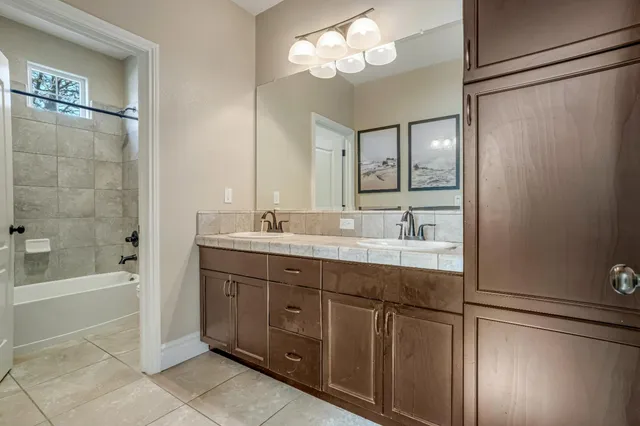 $930,000 | 1345 North Kaweah Avenue, Clovis, CA 93619