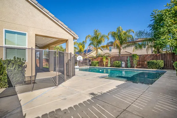 $930,000 | 1345 North Kaweah Avenue, Clovis, CA 93619
