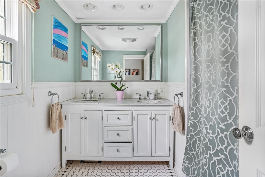 19 Haley Road Warwick, RI 02889 - Photo 17 of 27 Gallery Image 17