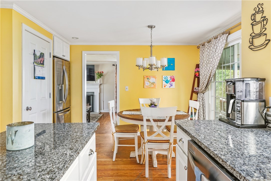19 Haley Road Warwick, RI 02889 - Photo 8 of 27 Gallery Image 8