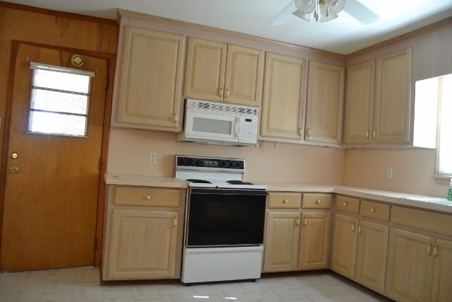3818 Hamlin Road Durham, NC 27704 - Photo 3 of 13 Gallery Image 3