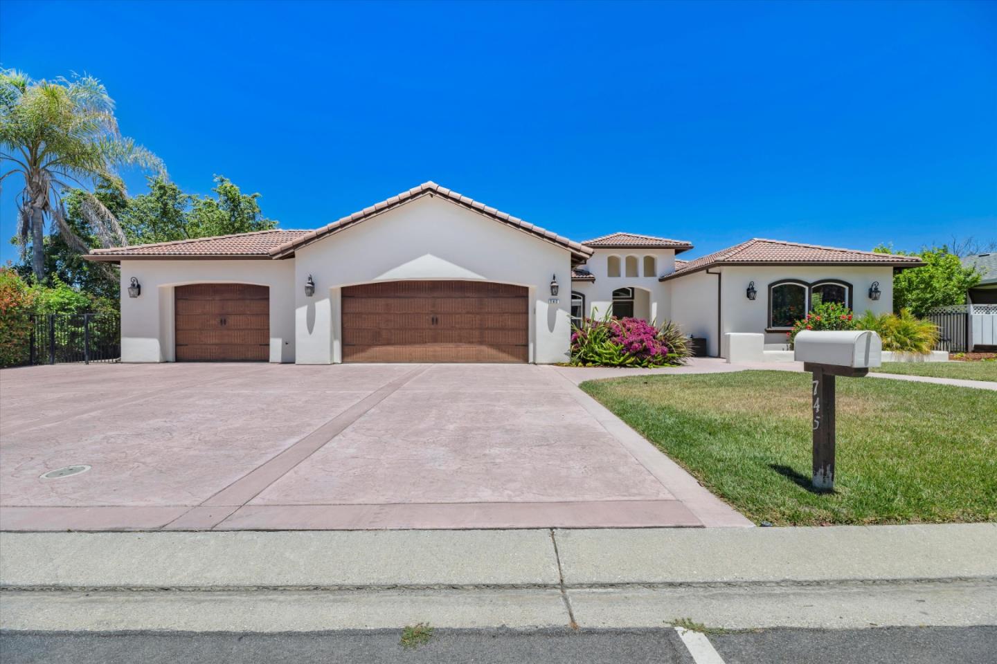 745 South Ridgemark Drive Hollister, CA 95023 - Photo 1 of 50