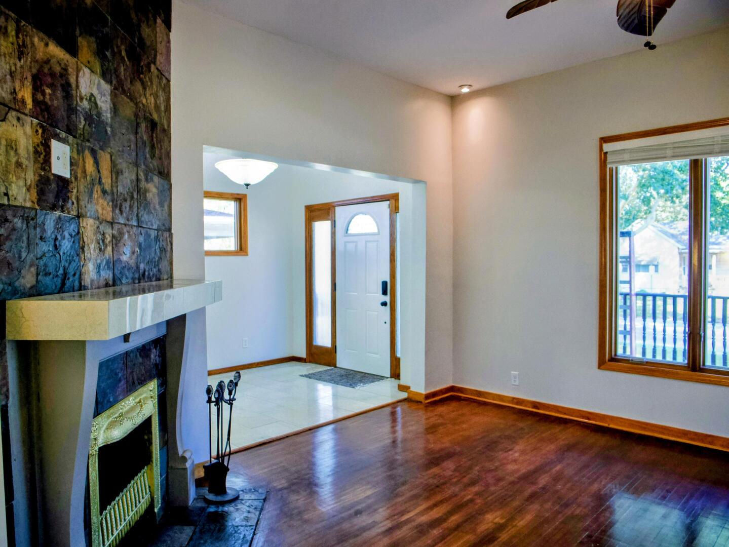 1037 North 8th Street Springfield, IL 62702 - Photo 5 of 33 Gallery Image 5