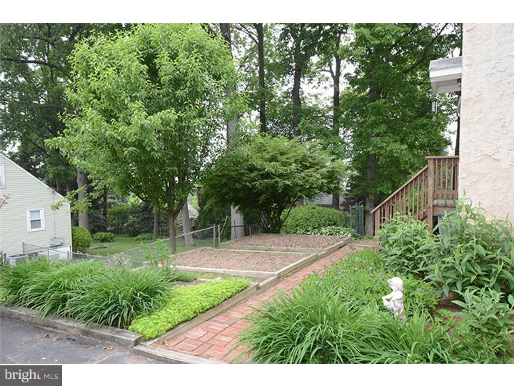 49 Fahnestock Road Malvern, PA 19355 - Photo 15 of 17 Exterior Side