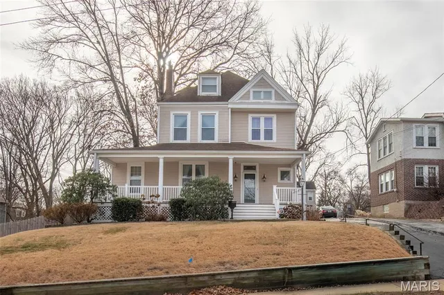 $695,000 | 650 Clark Avenue, Webster Groves, MO 63119