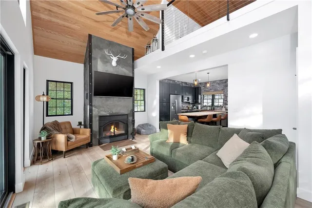 $919,000 | 162 East Maple Lane, Clarion, PA 16214