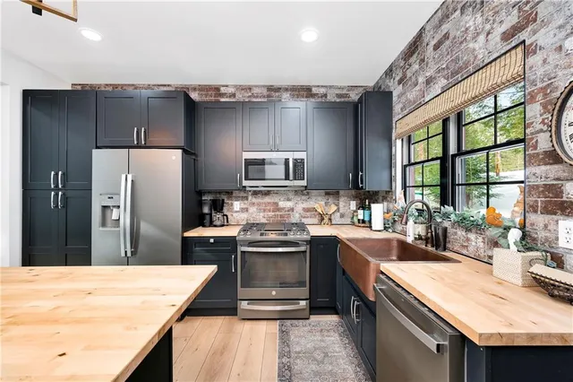 $919,000 | 162 East Maple Lane, Clarion, PA 16214