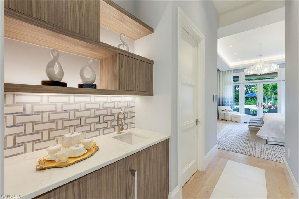 201 Caribbean Road Naples, FL 34108 - Photo 17 of 50