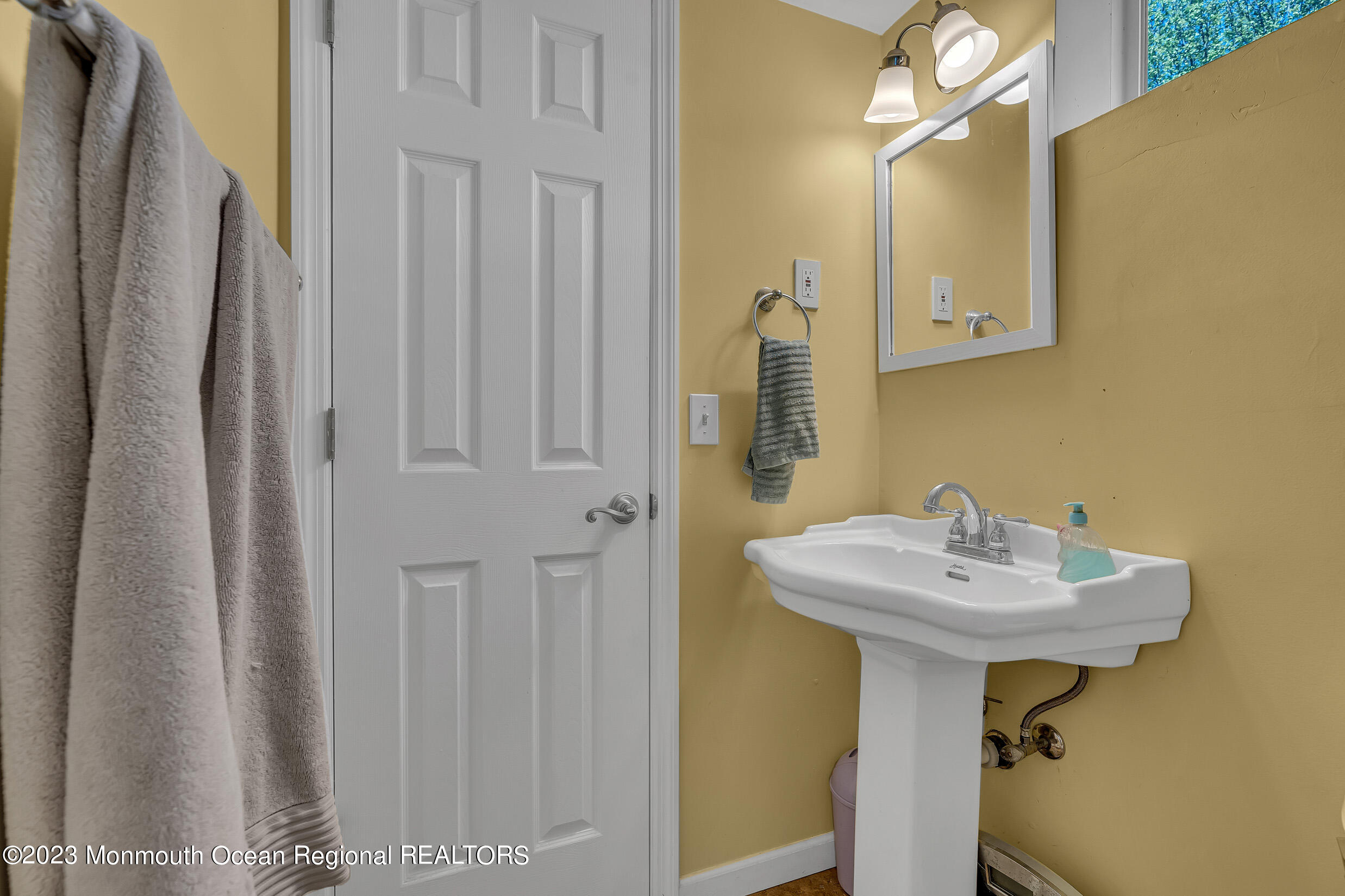 104 Lark Road Toms River, NJ 08753 - Photo 23 of 34 5 (19)