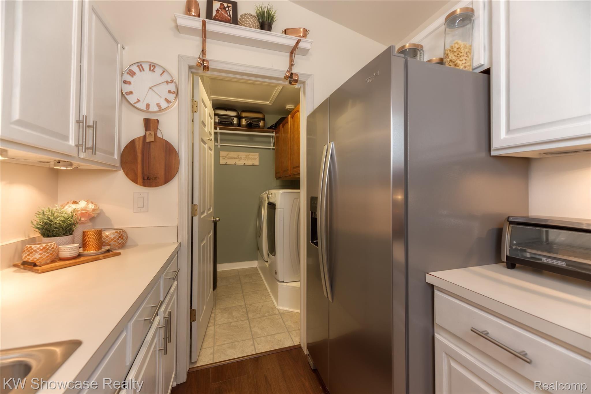 20 Pine Tree Ridge, Unit 4 Waterford, MI 48327 - Photo 5 of 16 20PineTreeRidge-14.jpg