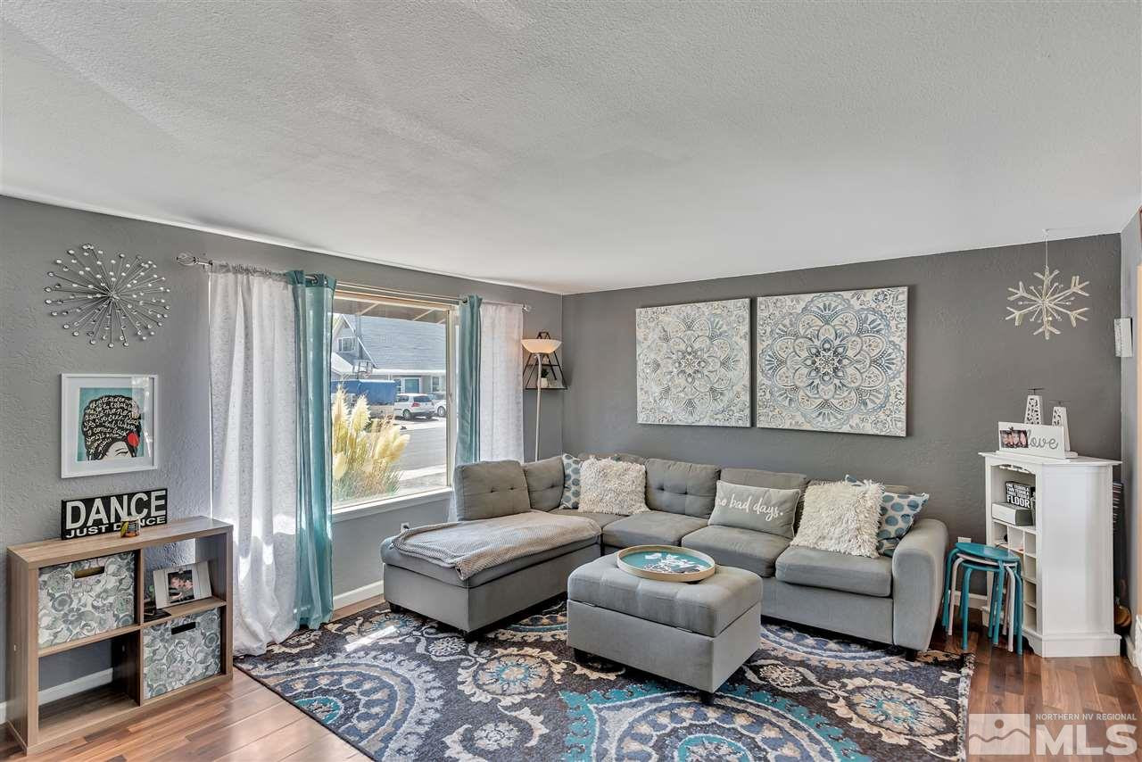 32 Gault Way Sparks, NV 89431 - Photo 4 of 26 a living room with furniture and a window