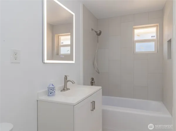 $739,950 | 11834 8th Avenue South, Seattle, WA 98168