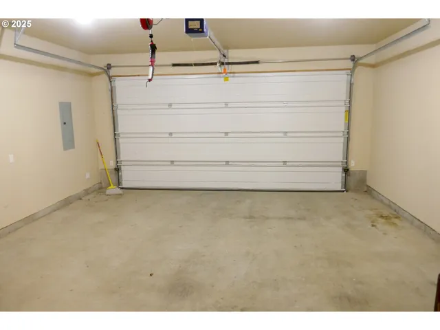 $439,000 | 90 Northwest Birch Avenue, Warrenton, OR 97146