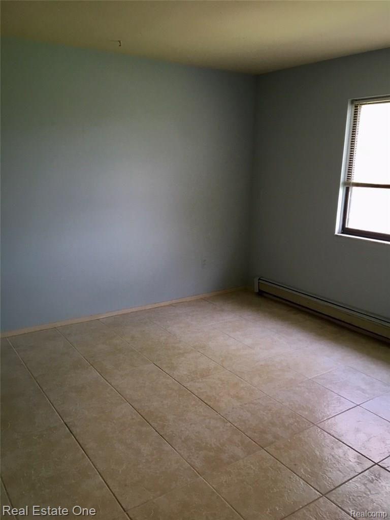 30474 Utica Road, Unit 18 Roseville, MI 48066 - Photo 10 of 15 image5.jpeg