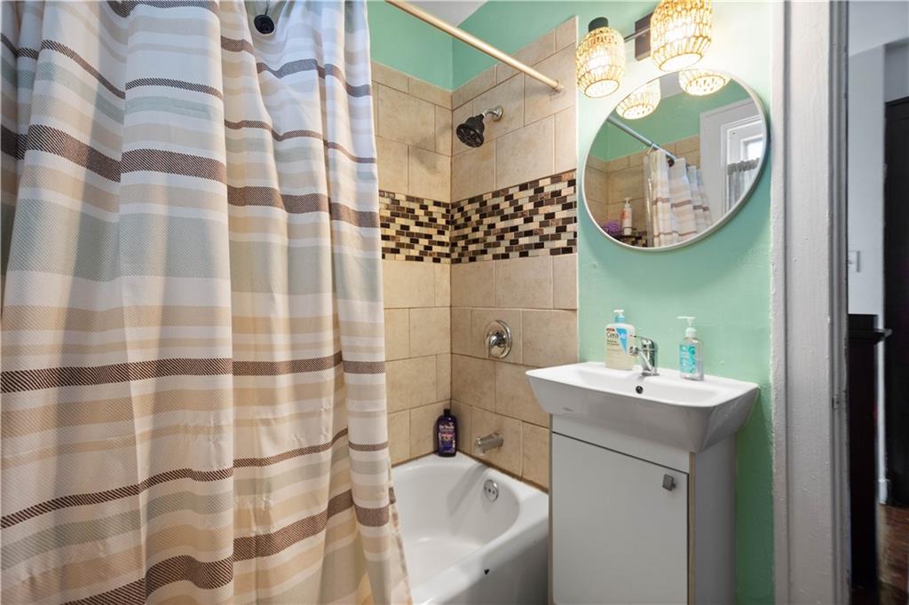 1647 Oakhurst Street Pittsburgh, PA 15210 - Photo 13 of 26