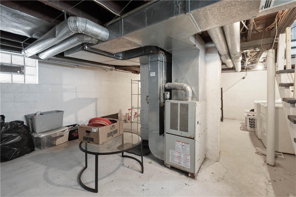 1647 Oakhurst Street Pittsburgh, PA 15210 - Photo 15 of 26