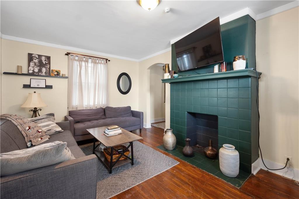 1647 Oakhurst Street Pittsburgh, PA 15210 - Photo 2 of 26